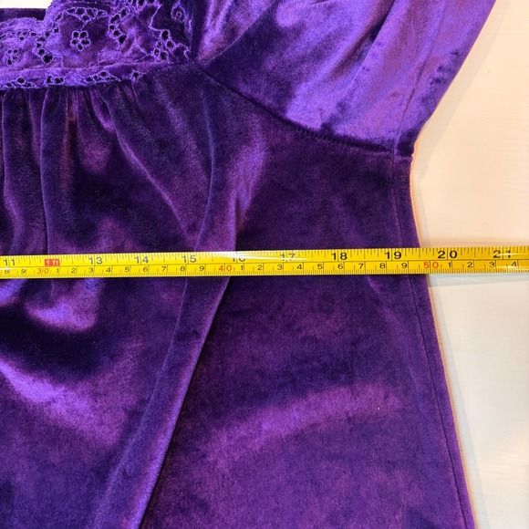 Vtg 1970s Purple Velvet Maxi Dress Lace Empire Whimsigoth USA Gown Robe - Picture 10 of 13